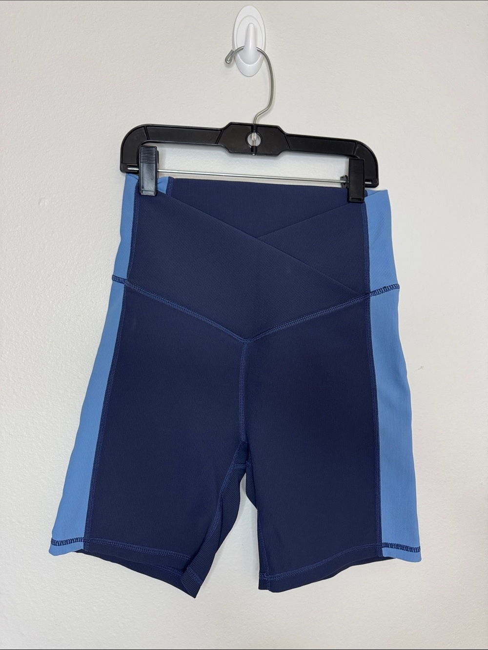 Wilo High-Waist Navy Blue/Light Blue Bike Shorts with Criss Cross Front